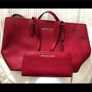 Michael Kors Tote & Wallet Set
